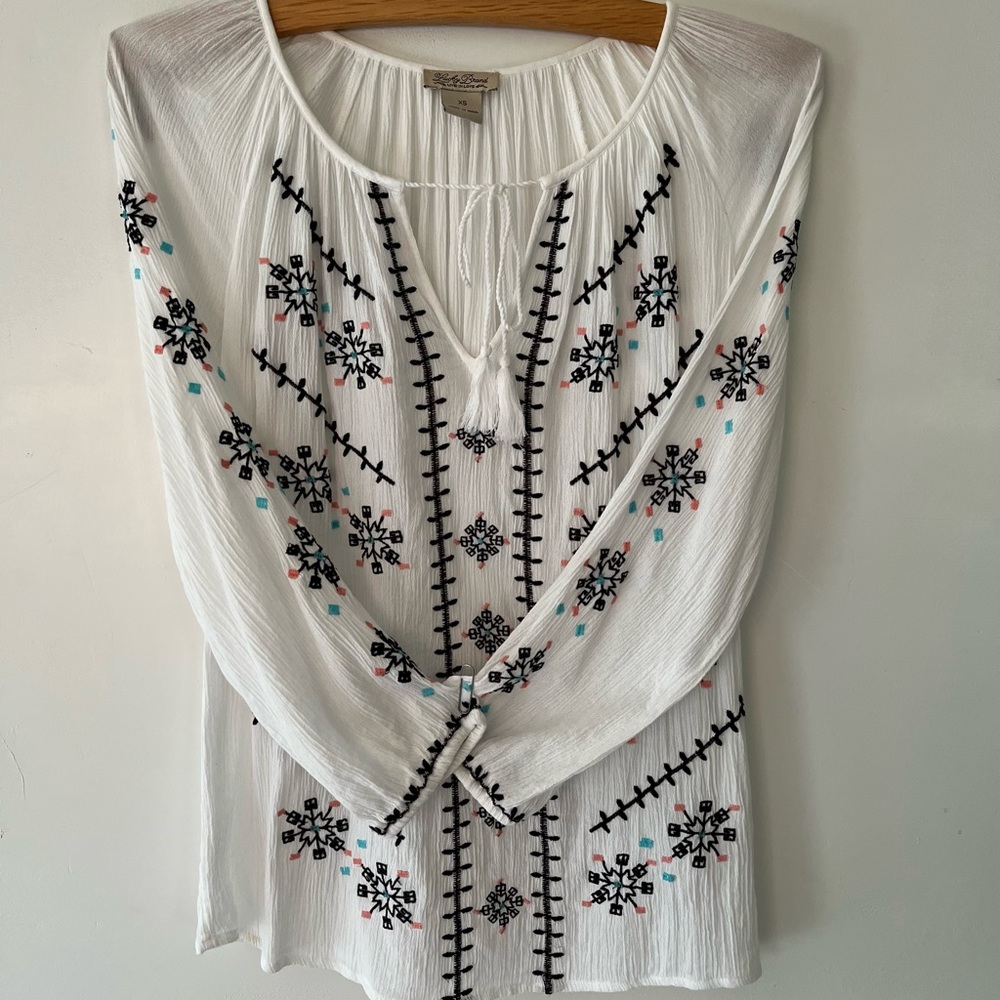 Lucky brand blouse top size XS white embroidery detail